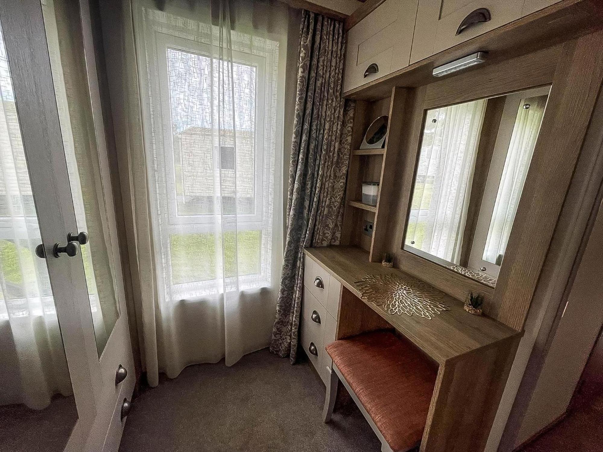 Stunning 8 Berth Caravan With Decking At Kessingland Beach Ref 90017D Benacre Bagian luar foto